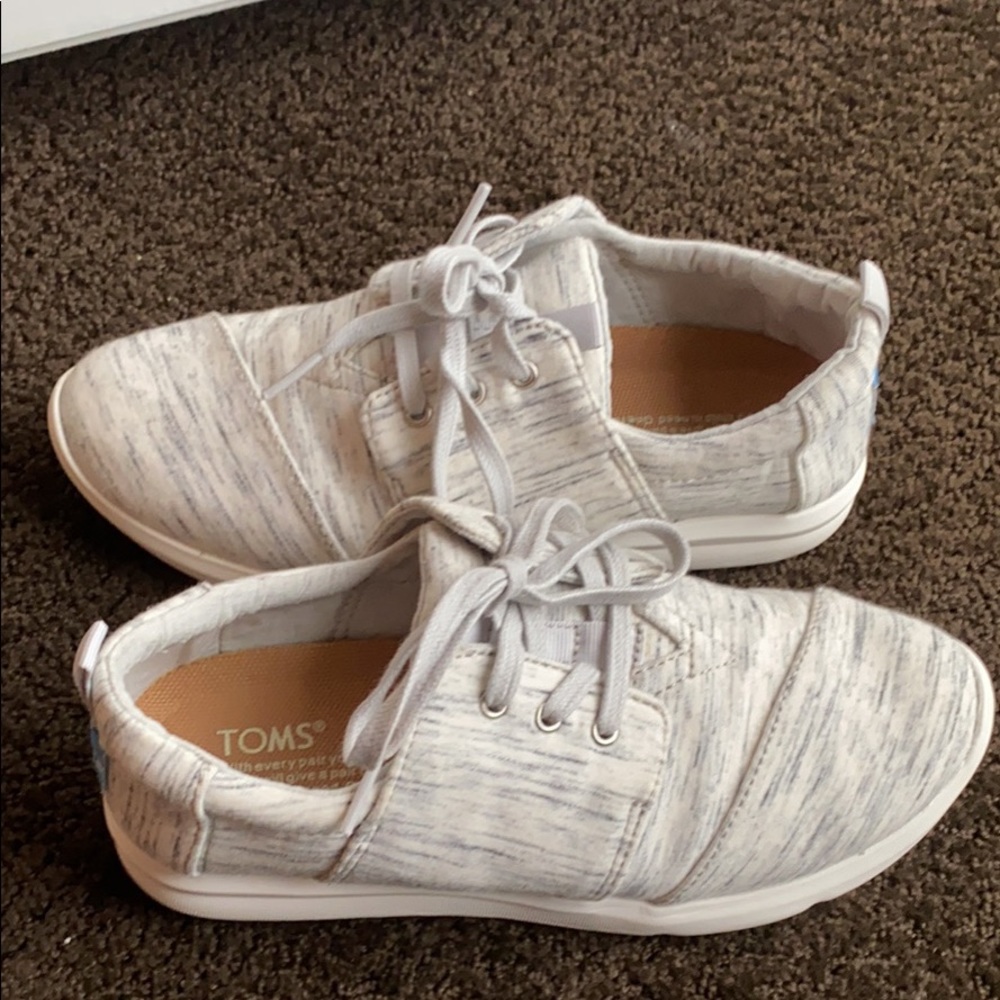 Toms tennis shoes
